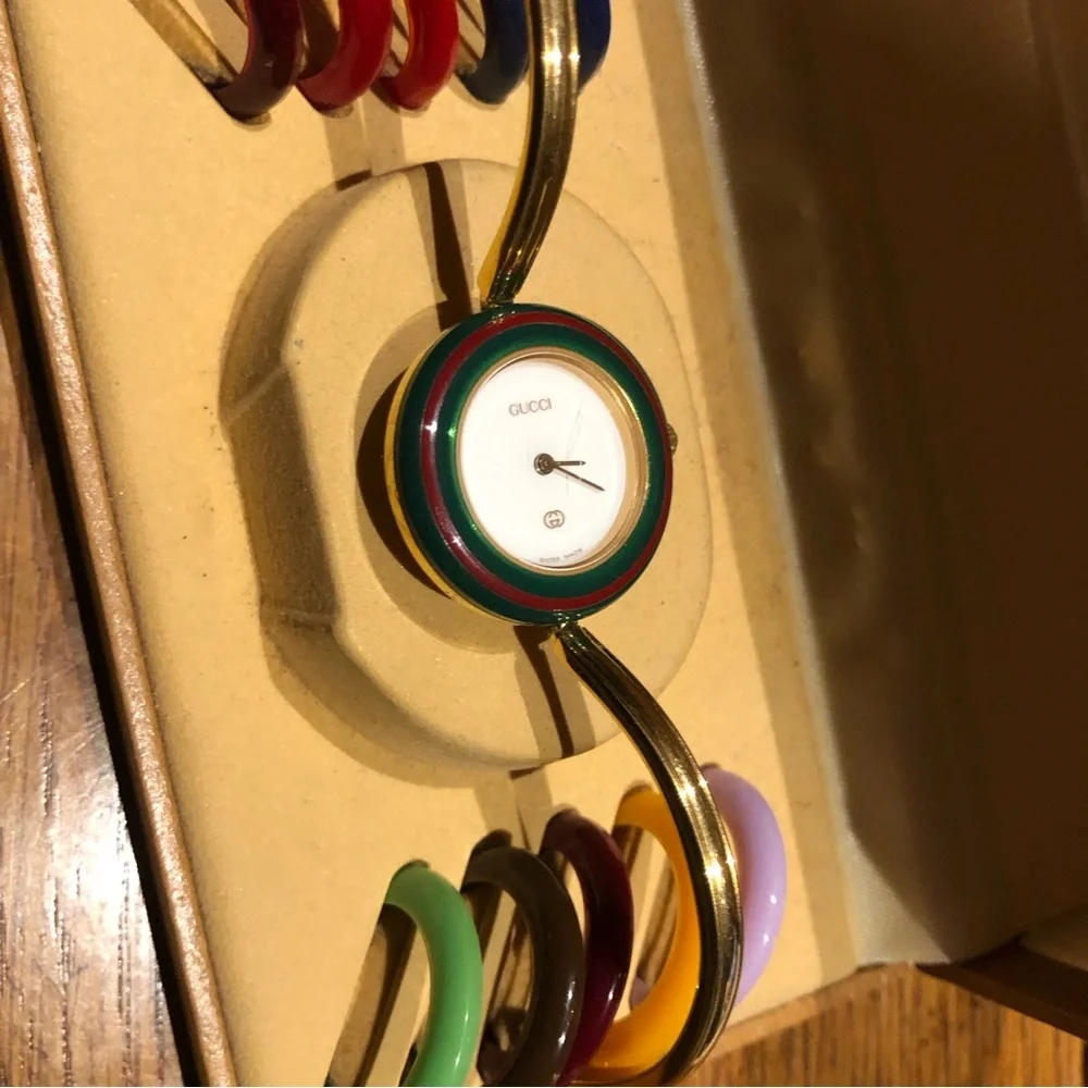 Vintage Gucci watch gold plated with 12 bezel excellent condition - Picture 7 of 7